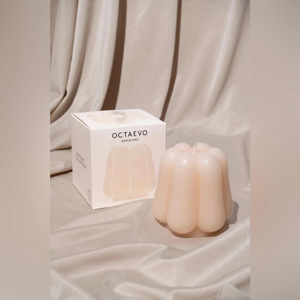 Templo Candle in ivory by Octaevo